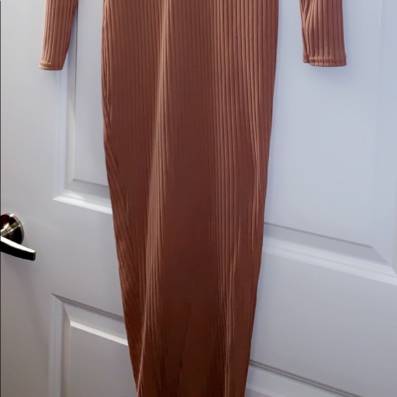 Nude fitted dress - Picture 2 of 2